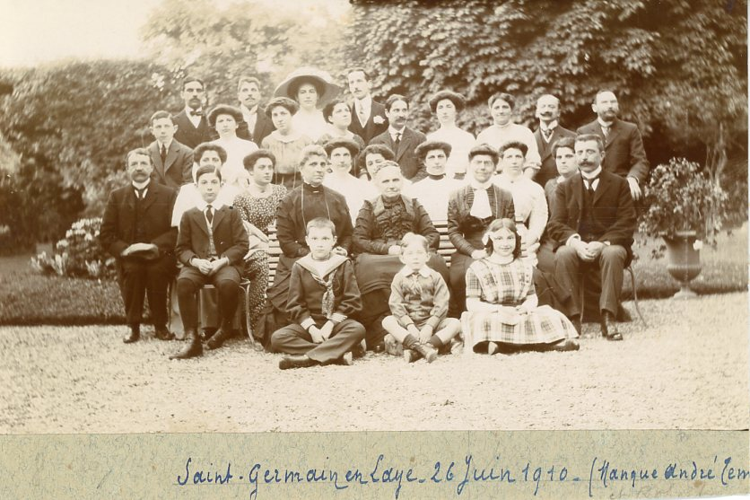 France, Saint Germain en Laye, Groupe photo Vintage citrate print