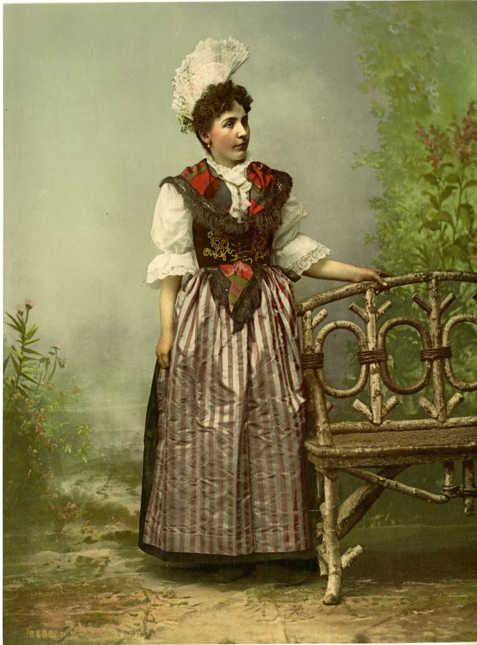 Suisse, Portrait d'une femme en costume traditionnel en